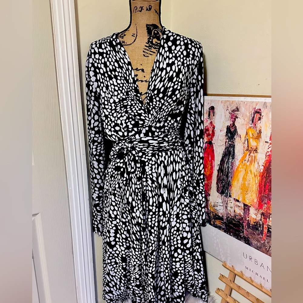 Black and white wrap dress